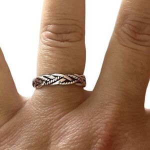 The Dainty Weave Ring in antiqued 925 silver